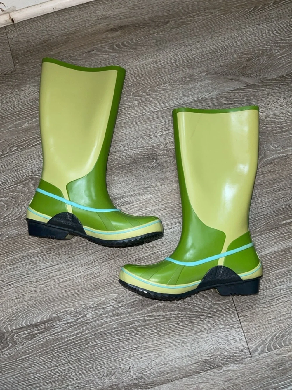 Sorel tall rain